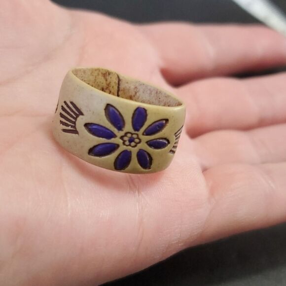 Cream and purple flower ring size 9-ish - Picture 1 of 11